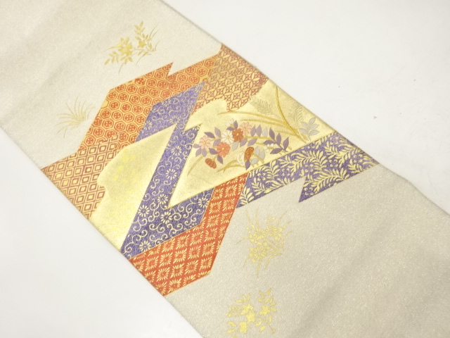 アンティーク　つづれ　金彩　松皮菱に秋草古典柄模様刺繍袋帯（材料）